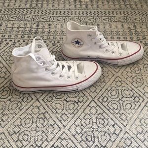 Women’s 5.5 White High Top Converse